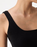 REGATA BÁSICA DECOTE U - PRETO