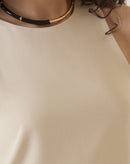 BLUSA SEM MANGAS DE CREPE - AREIA