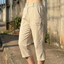 [Leve 4, Pague 2] Calça Capri Lunea Feminina em Sarja de Algodão, Lycra e Poliéster de Cintura Alta com Cós Elástico Confortável